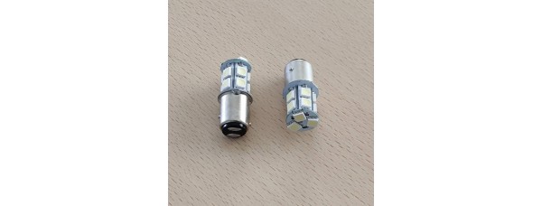 24V 13 SMD BAY 15D - DVIEJŲ KONTAKTŲ LED KMPL.